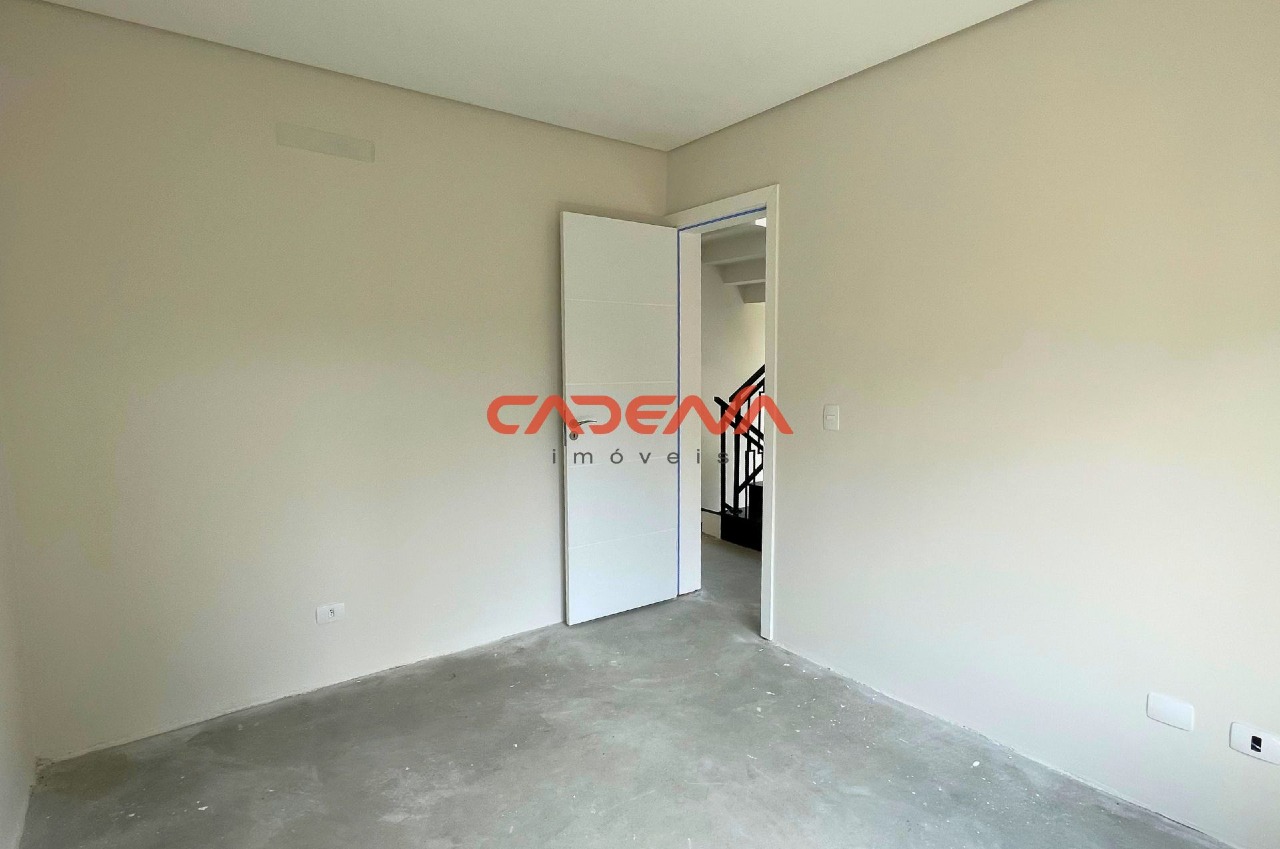 Sobrado à venda no Mercês: 