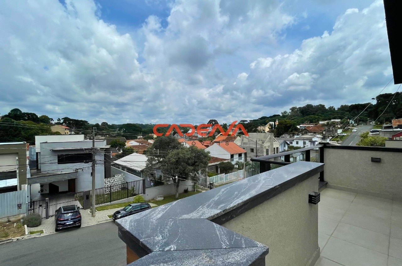 Sobrado à venda no Mercês: 