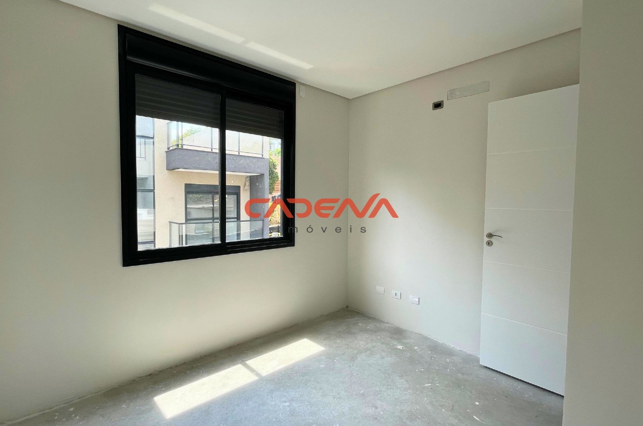 Sobrado à venda no Mercês: 