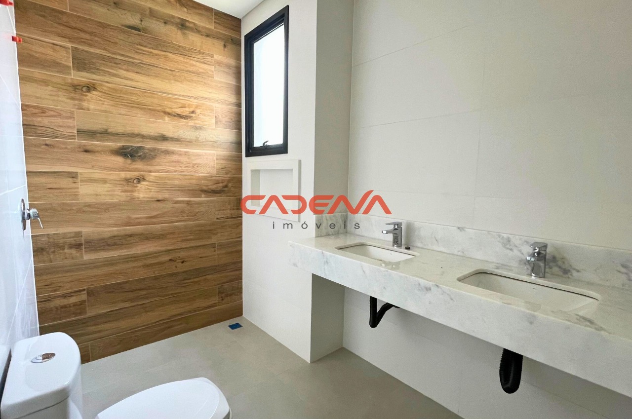 Sobrado à venda no Mercês: 