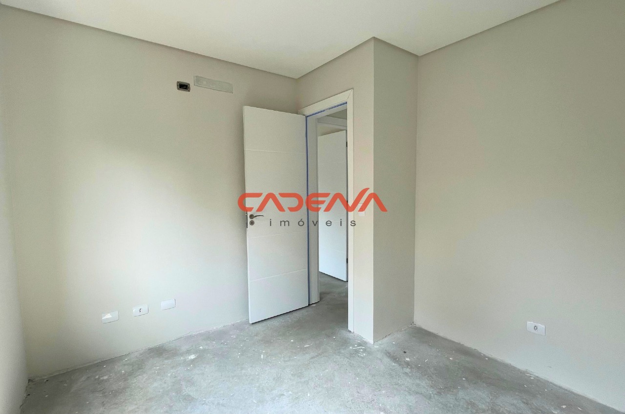 Sobrado à venda no Mercês: 