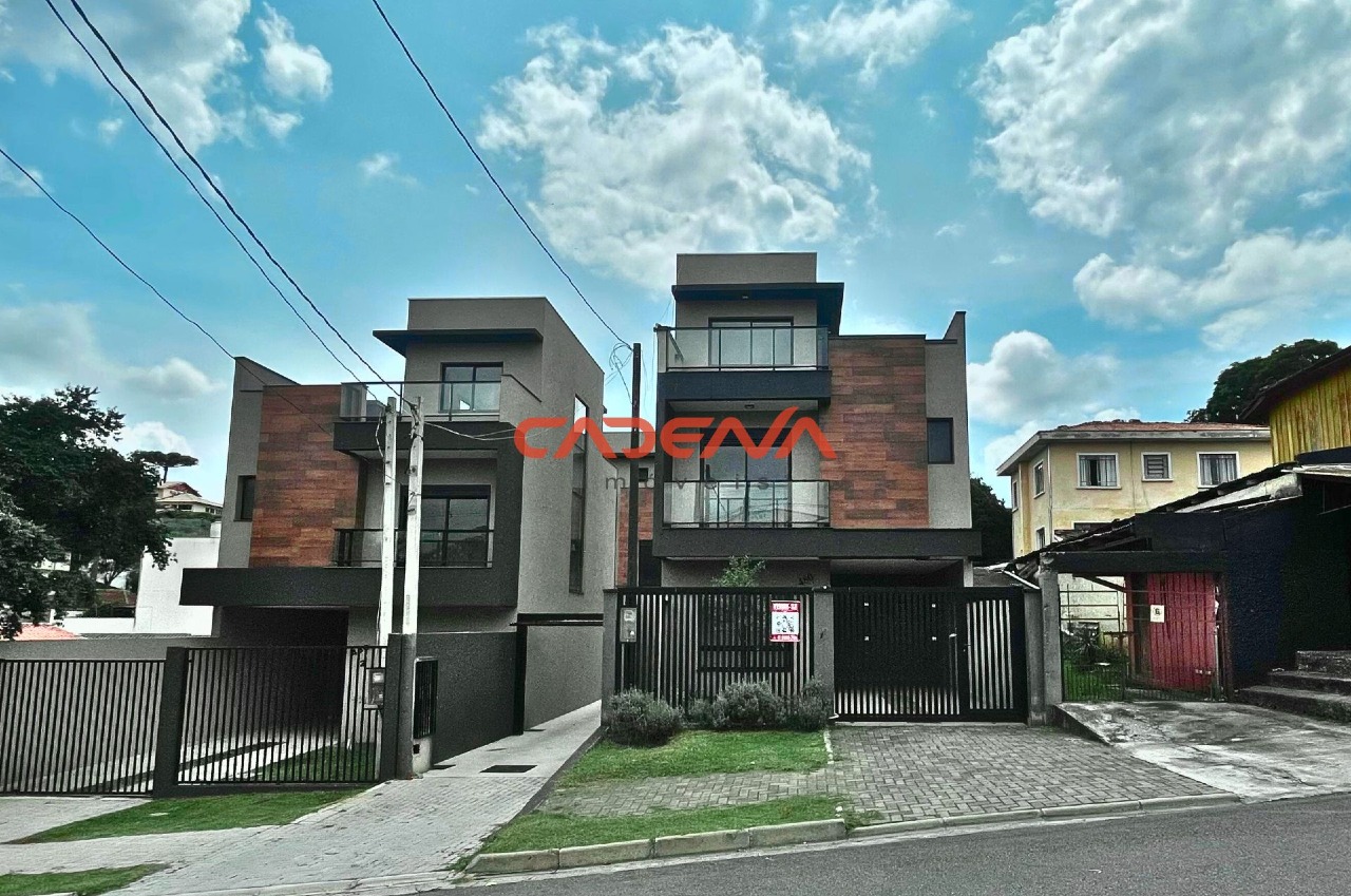 Sobrado à venda no Mercês: 