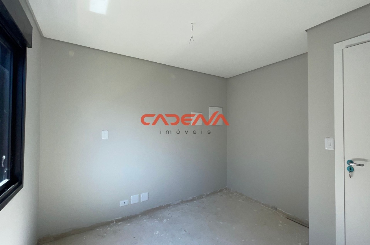 Sobrado à venda no Mercês: 