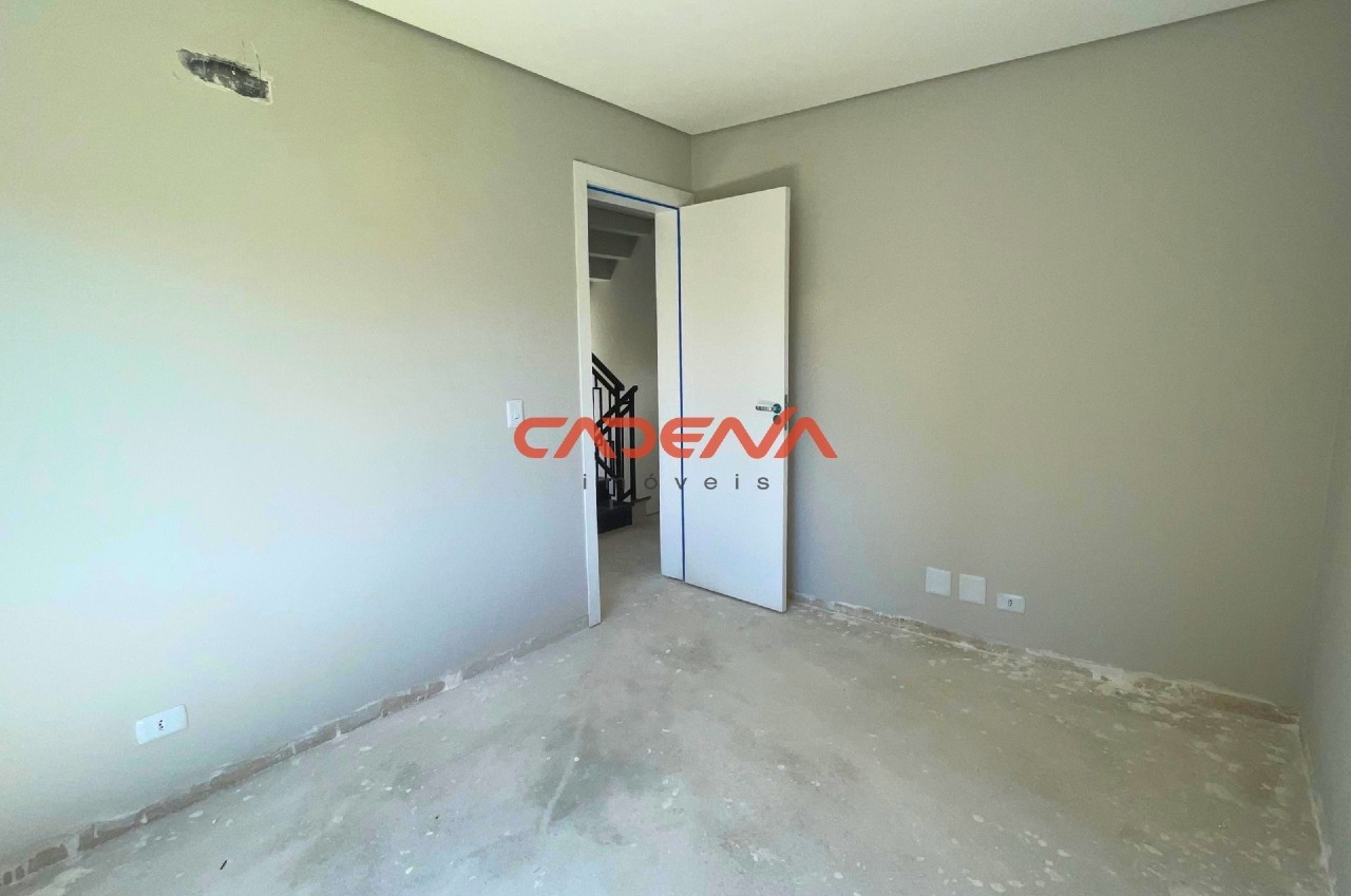 Sobrado à venda no Mercês: 