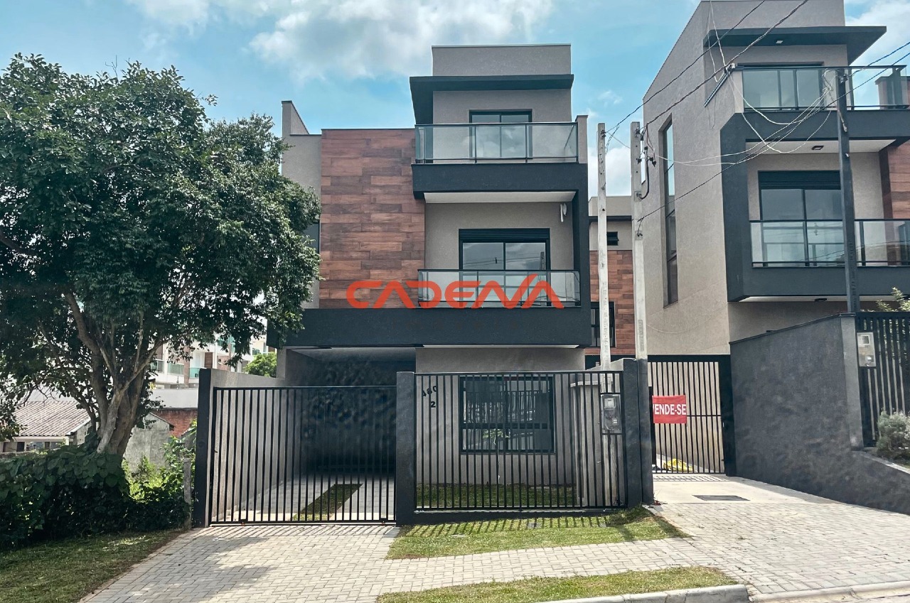 Sobrado à venda no Mercês: 