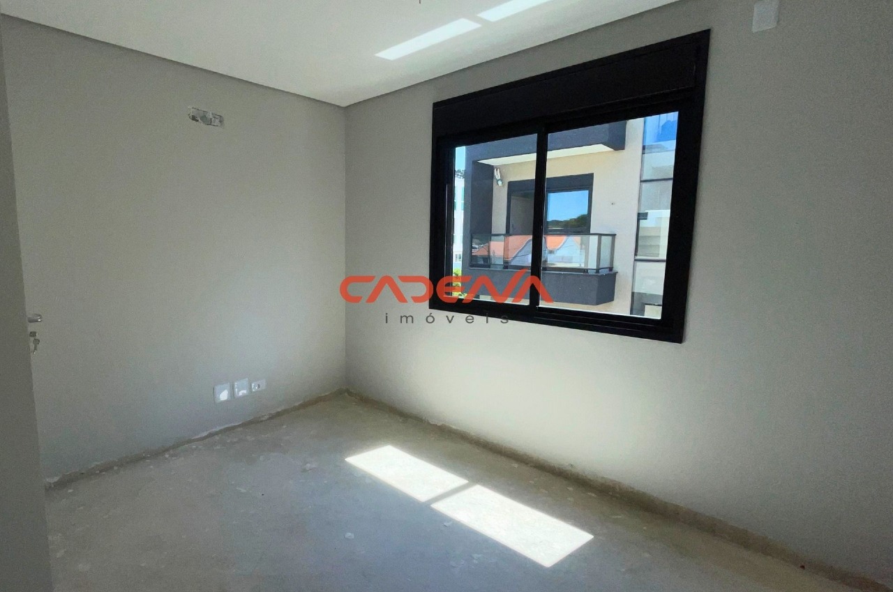 Sobrado à venda no Mercês: 