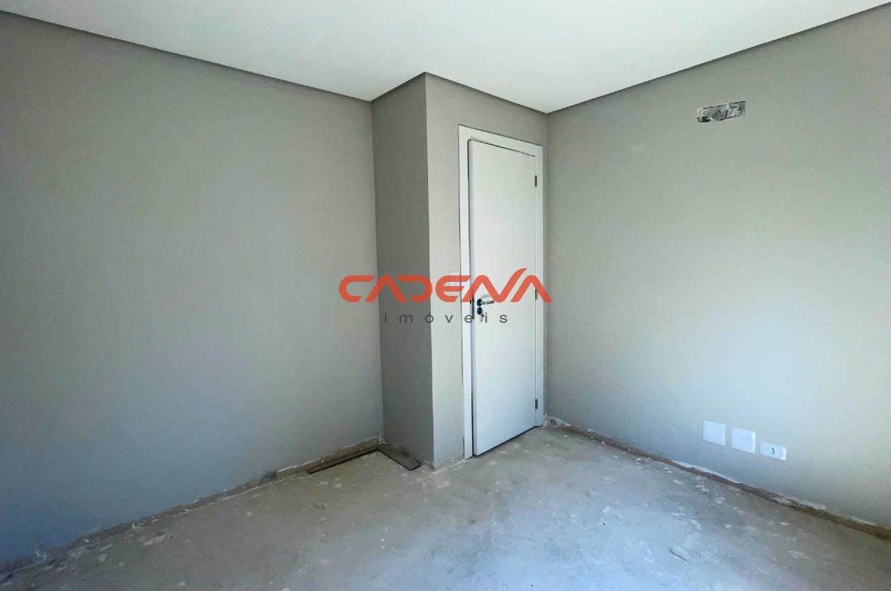 Sobrado à venda no Mercês: 