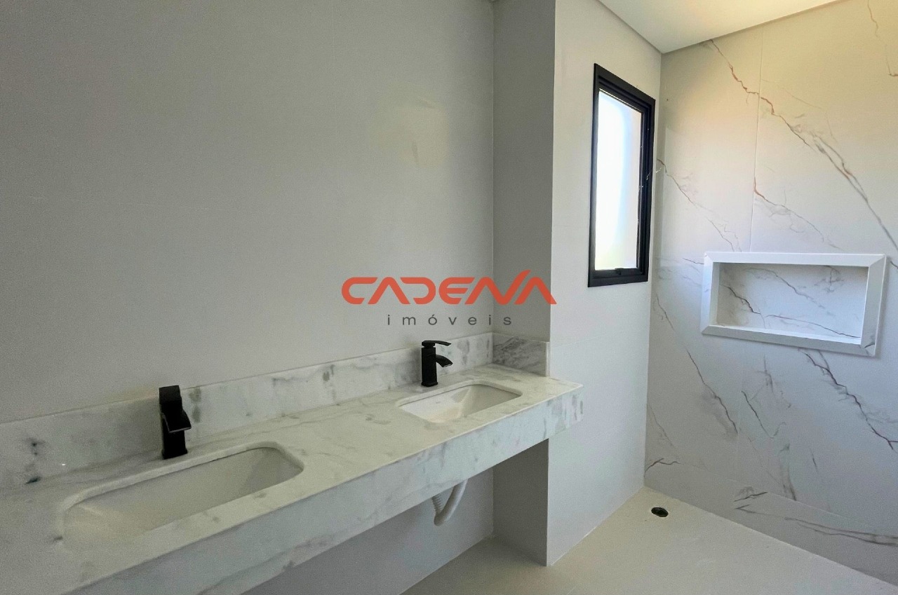 Sobrado à venda no Mercês: 