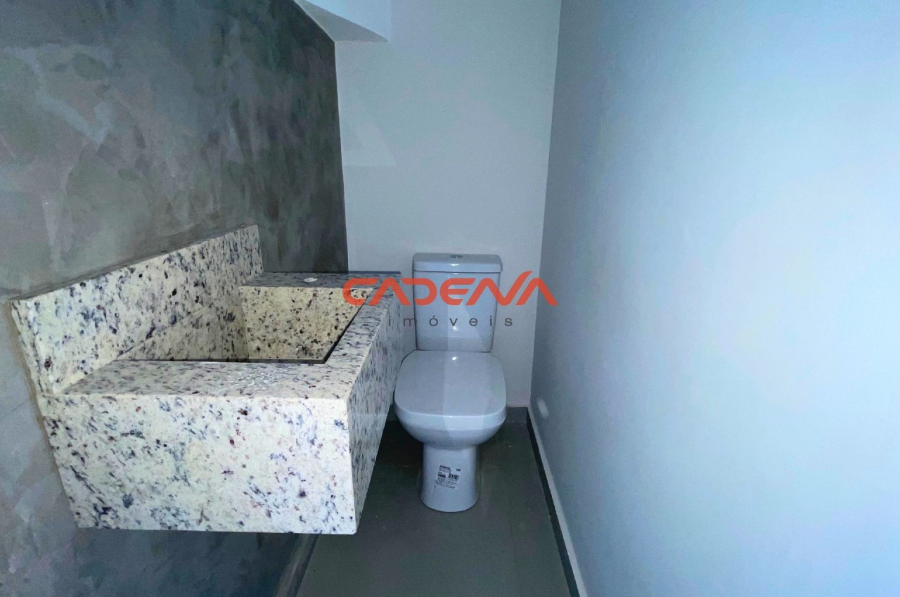 Sobrado à venda no Mercês: 