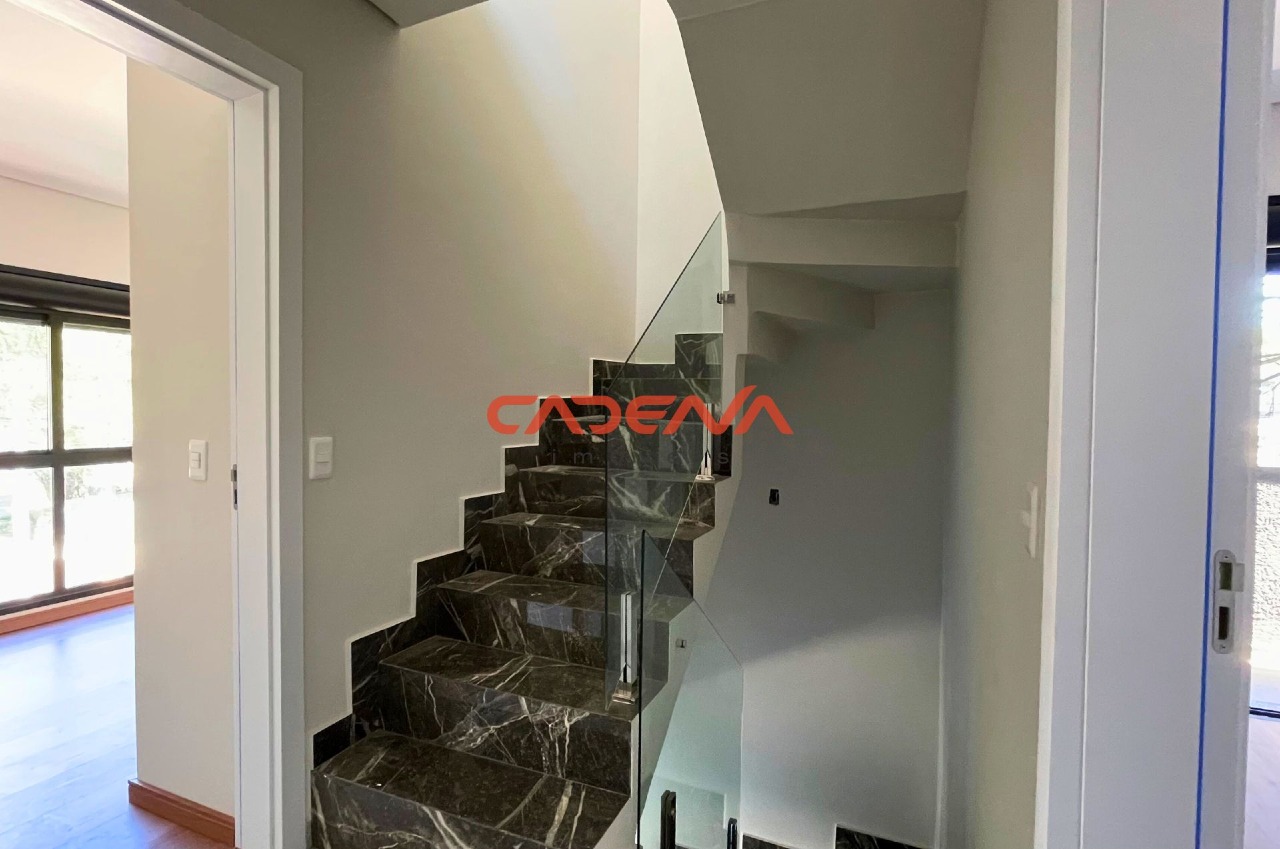 Sobrado à venda no Mercês: 