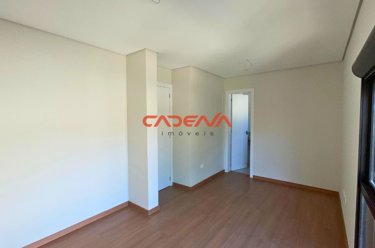 Sobrado à venda no Mercês: 