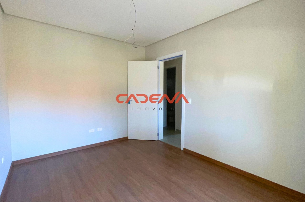 Sobrado à venda no Mercês: 