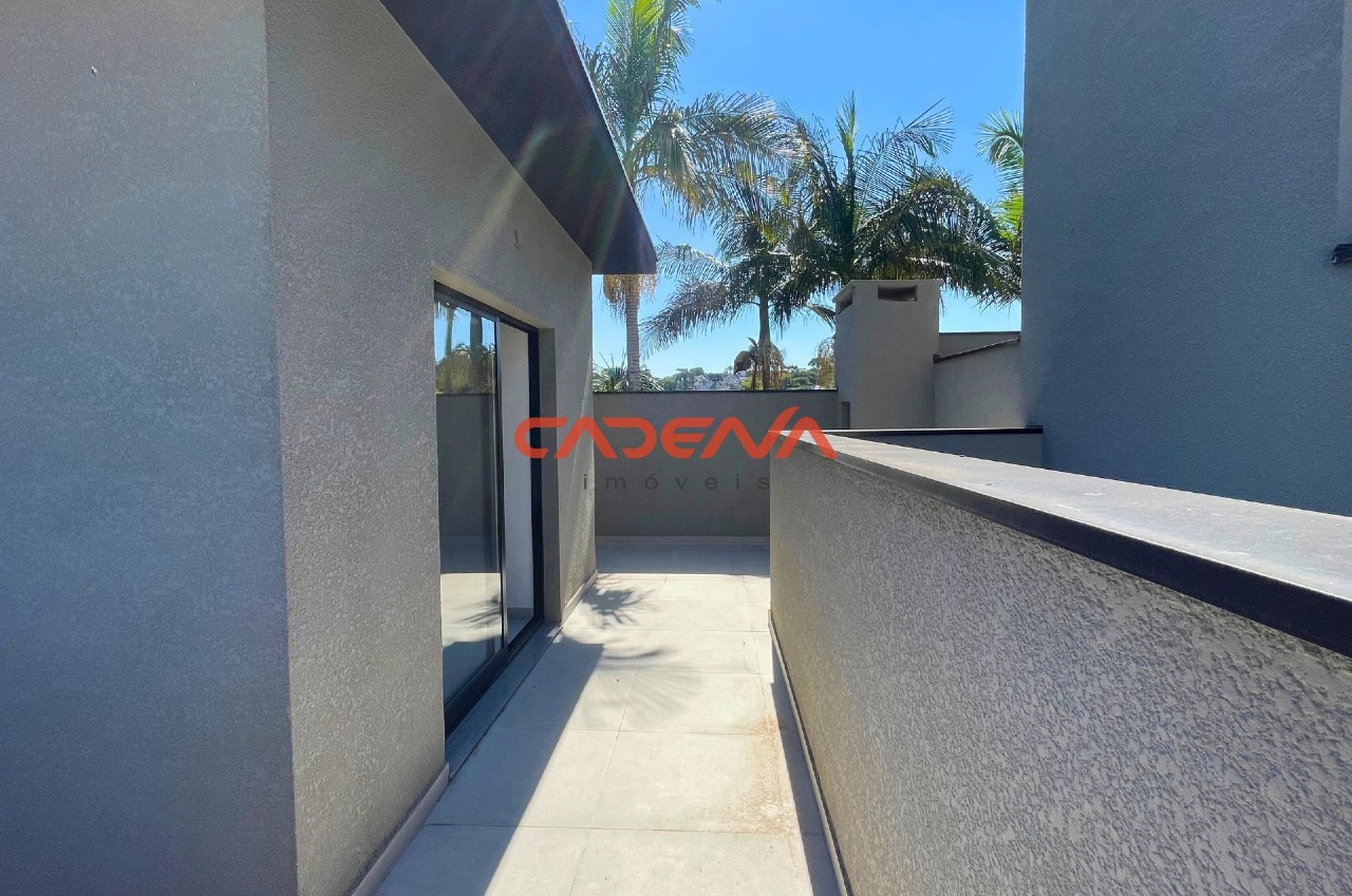 Sobrado à venda no Mercês: 