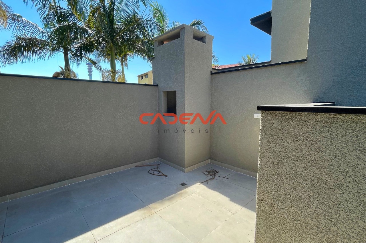 Sobrado à venda no Mercês: 