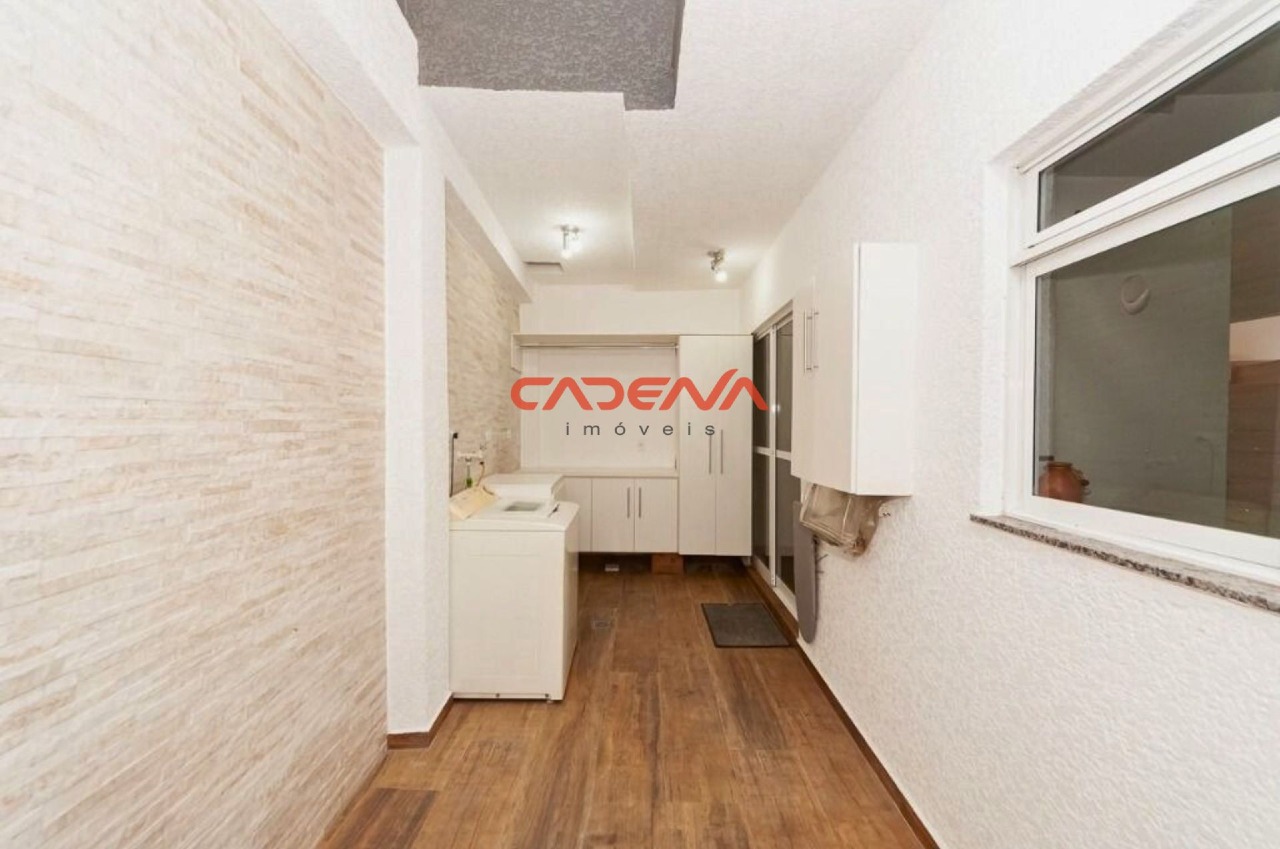 Sobrado para aluguel no Parolin: 