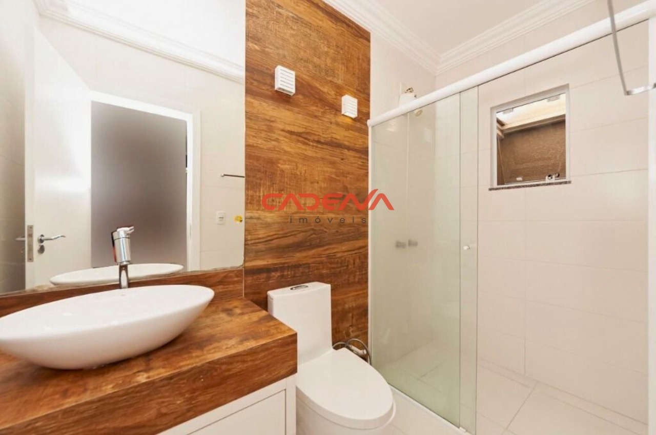 Sobrado para aluguel no Parolin: 