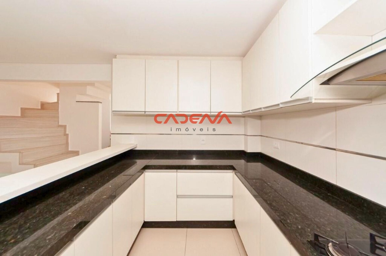 Sobrado para aluguel no Parolin: 