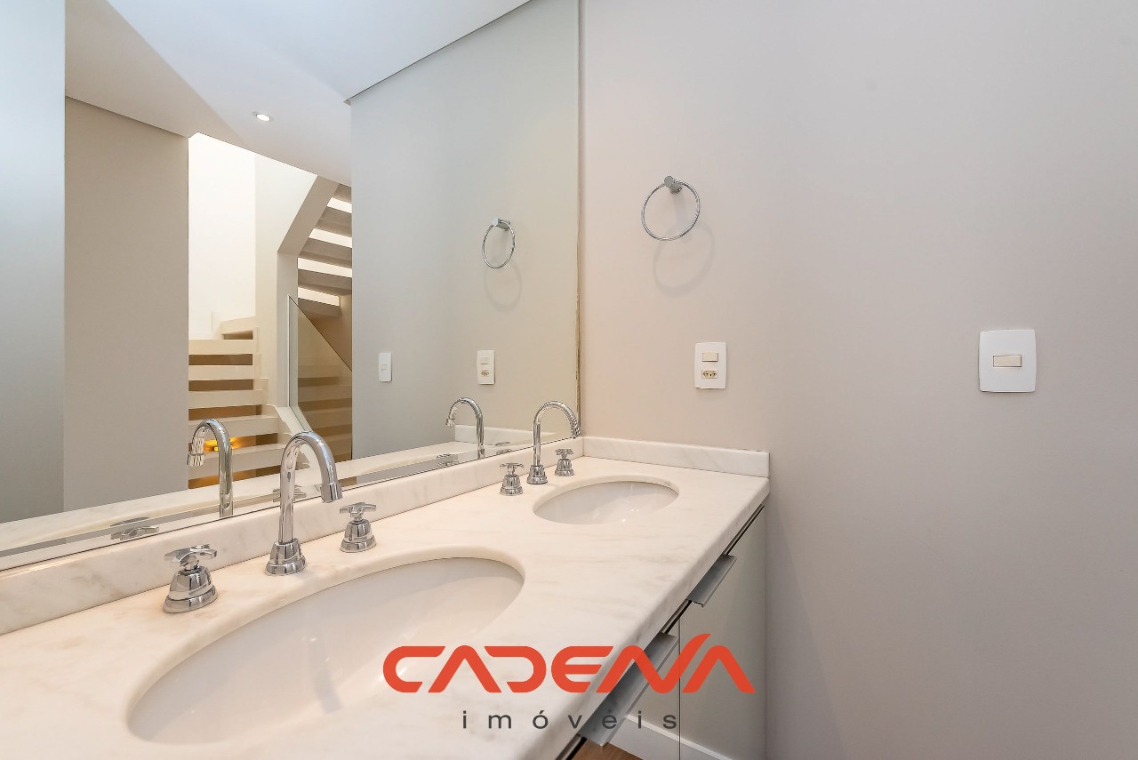 Casa em condomínio fechado para aluguel no Água Verde: 