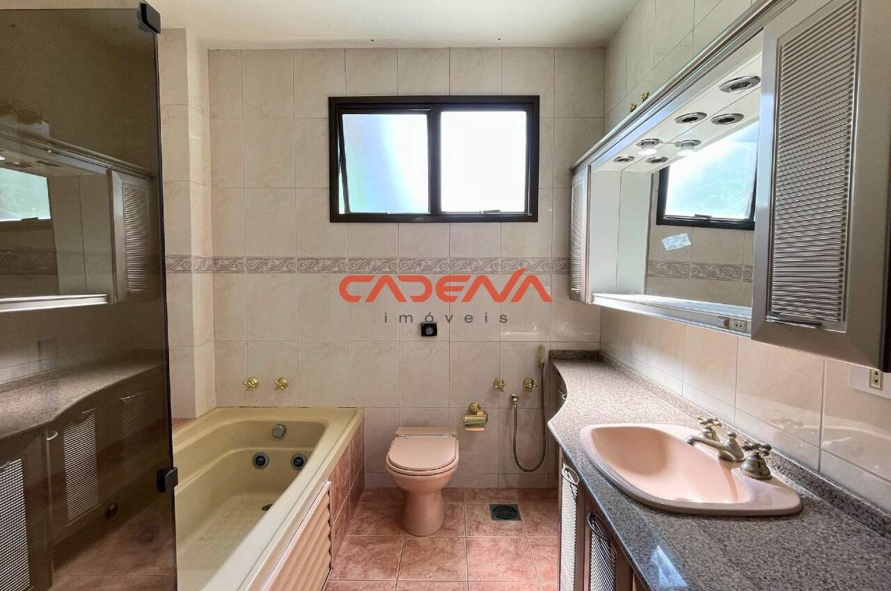 Casa à venda no Campo Comprido: 