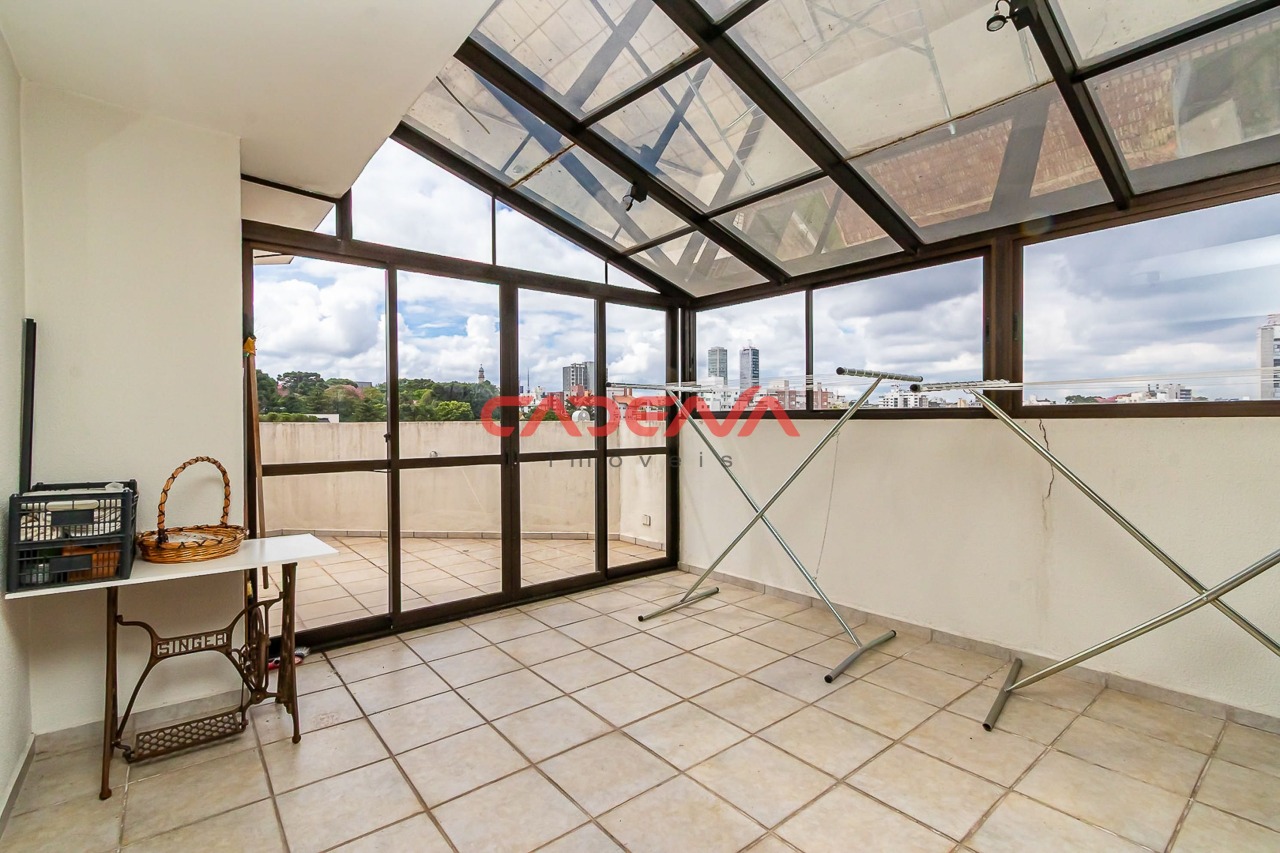 Cobertura à venda no Mercês: 