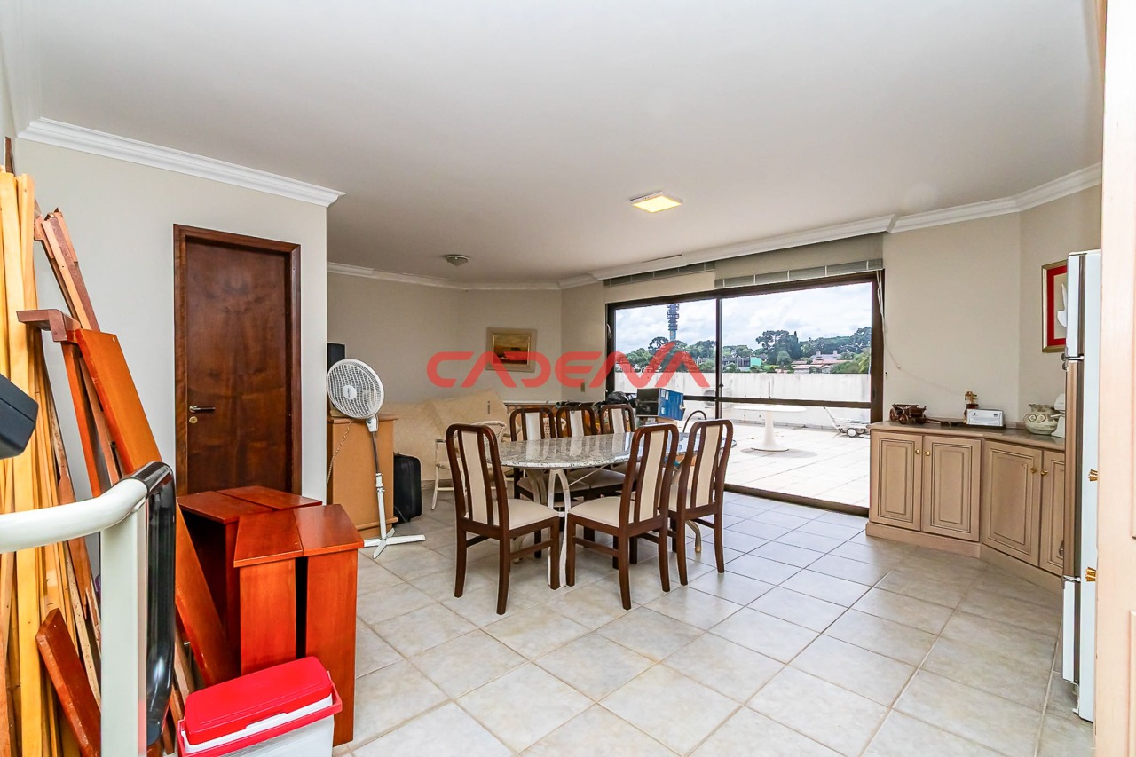 Cobertura à venda no Mercês: 