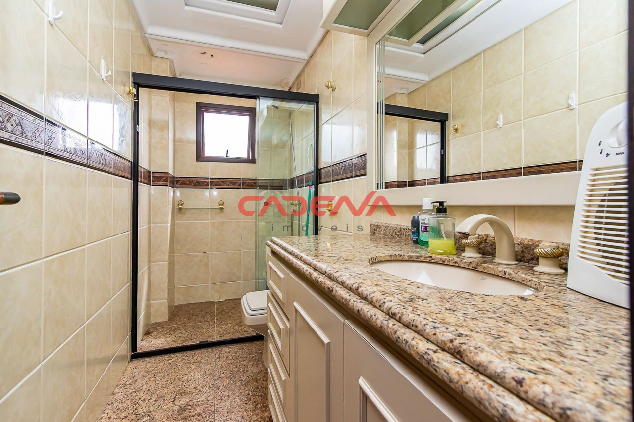 Cobertura à venda no Mercês: 