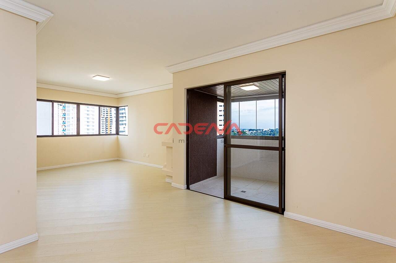 Apartamento para aluguel no Mossunguê: 
