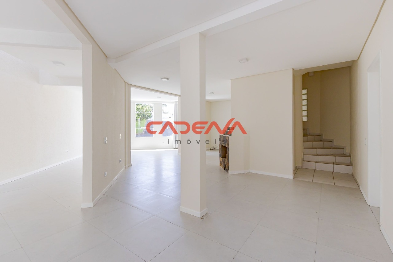 Casa em condomínio fechado para aluguel no Santo Inácio: 