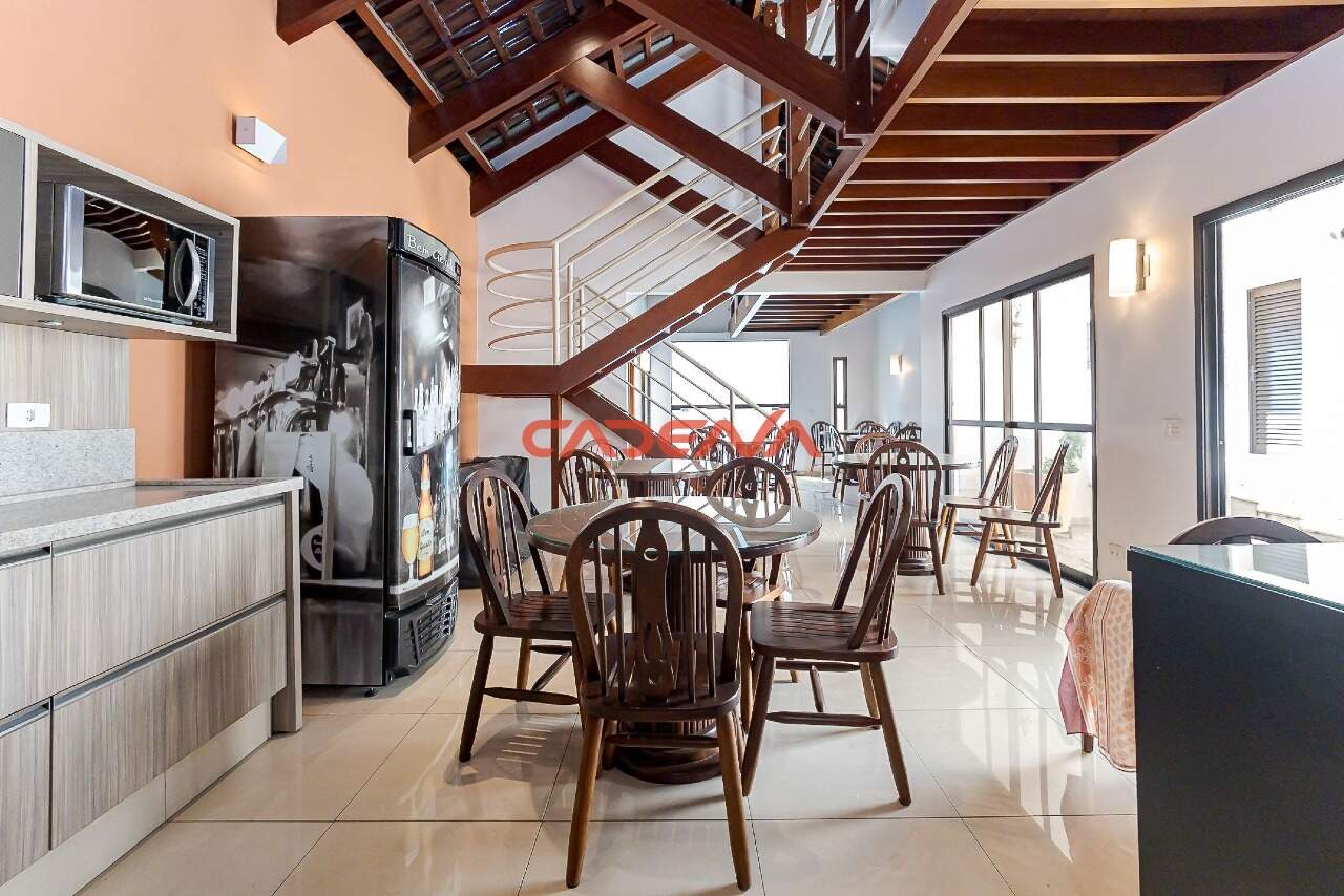 Casa em condomínio fechado à venda no Seminário: 