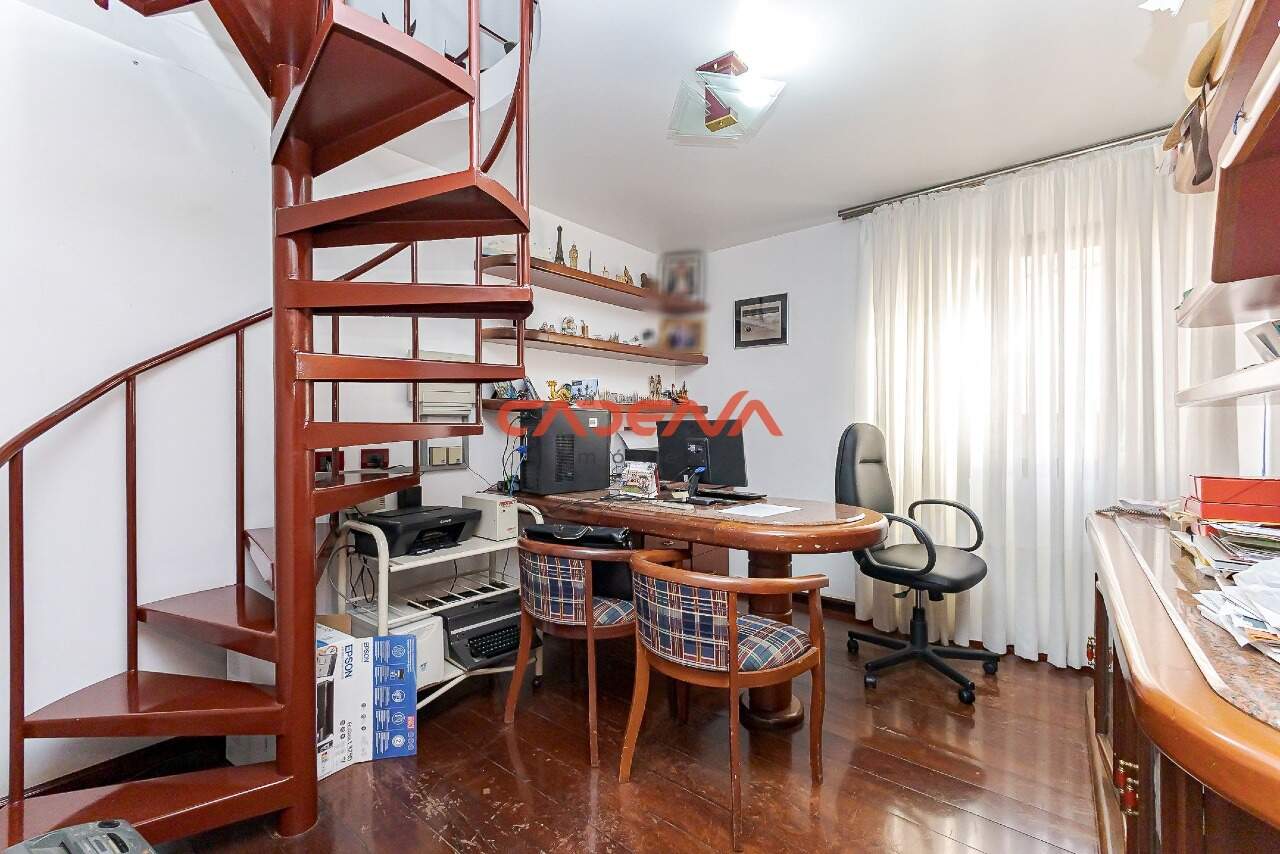 Casa em condomínio fechado à venda no Seminário: 