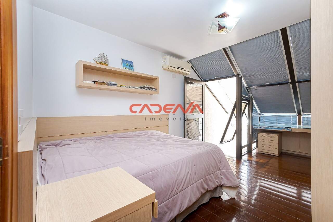 Casa em condomínio fechado à venda no Seminário: 