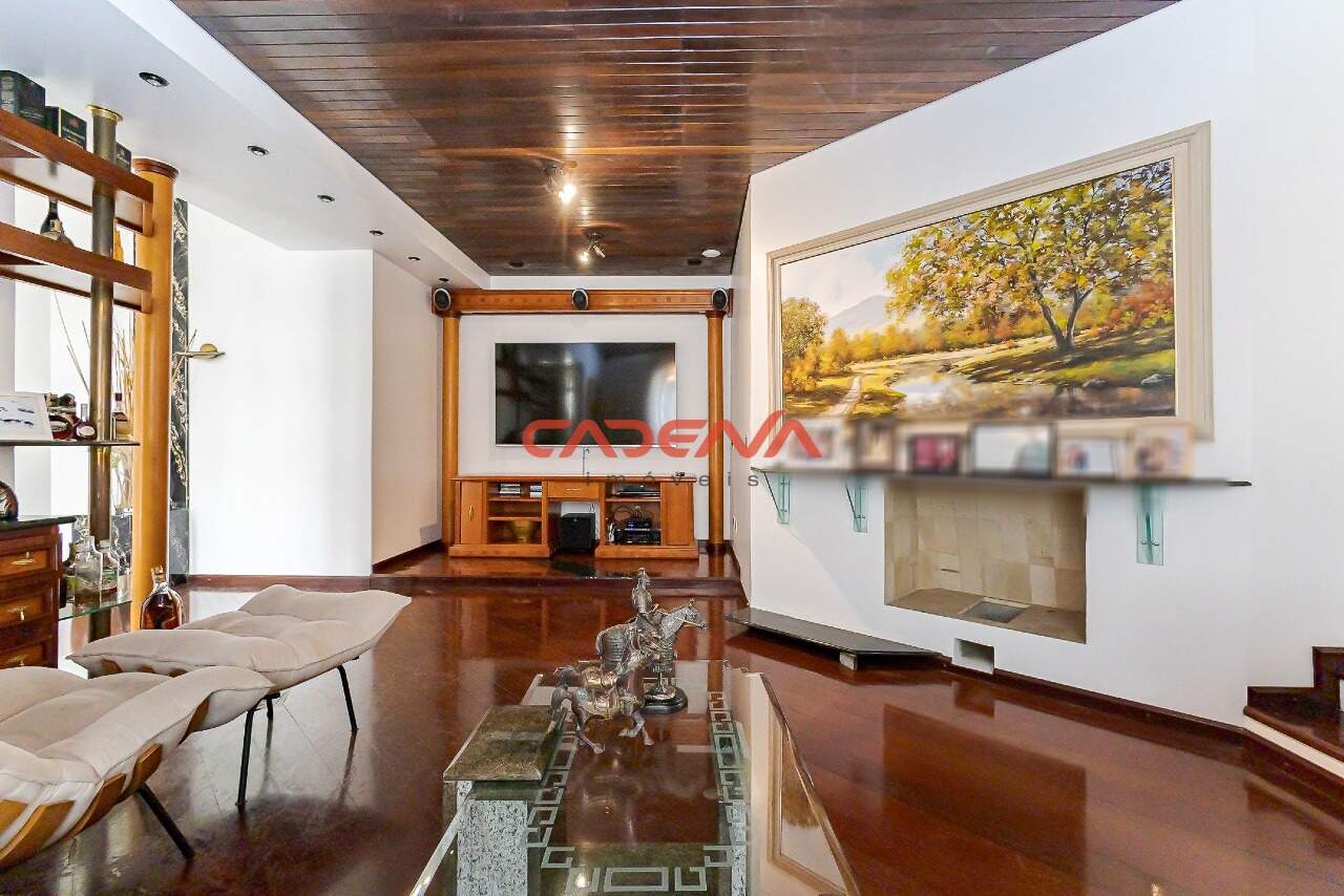 Casa em condomínio fechado à venda no Seminário: 