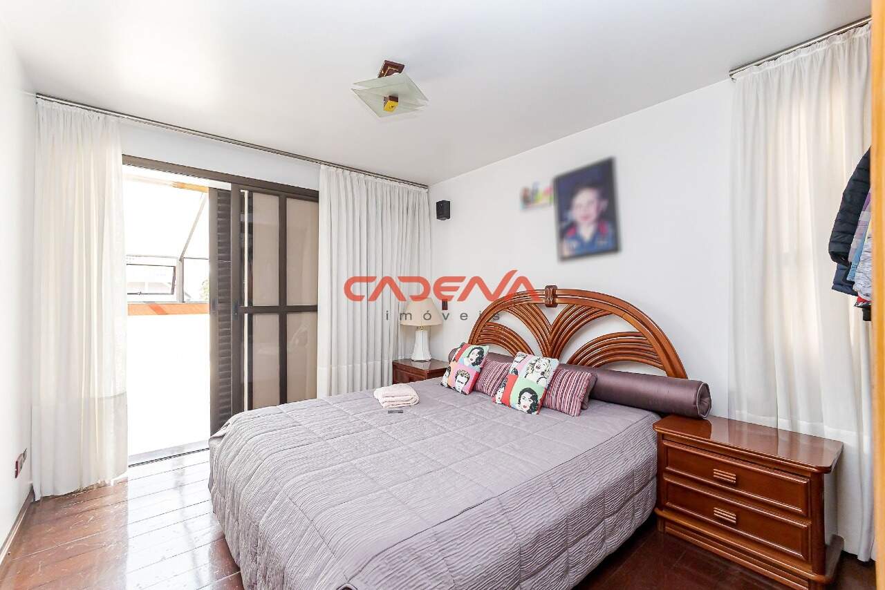 Casa em condomínio fechado à venda no Seminário: 