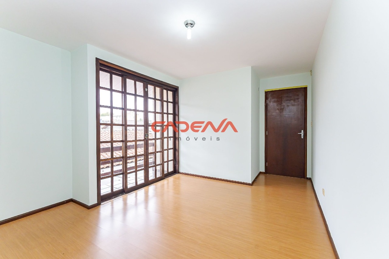 Casa à venda no Cajuru: 