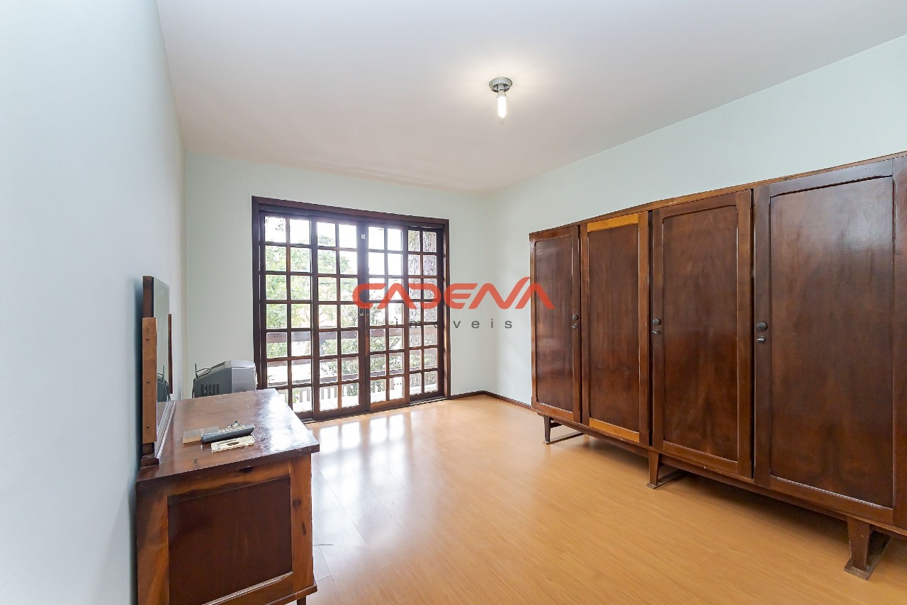 Casa à venda no Cajuru: 