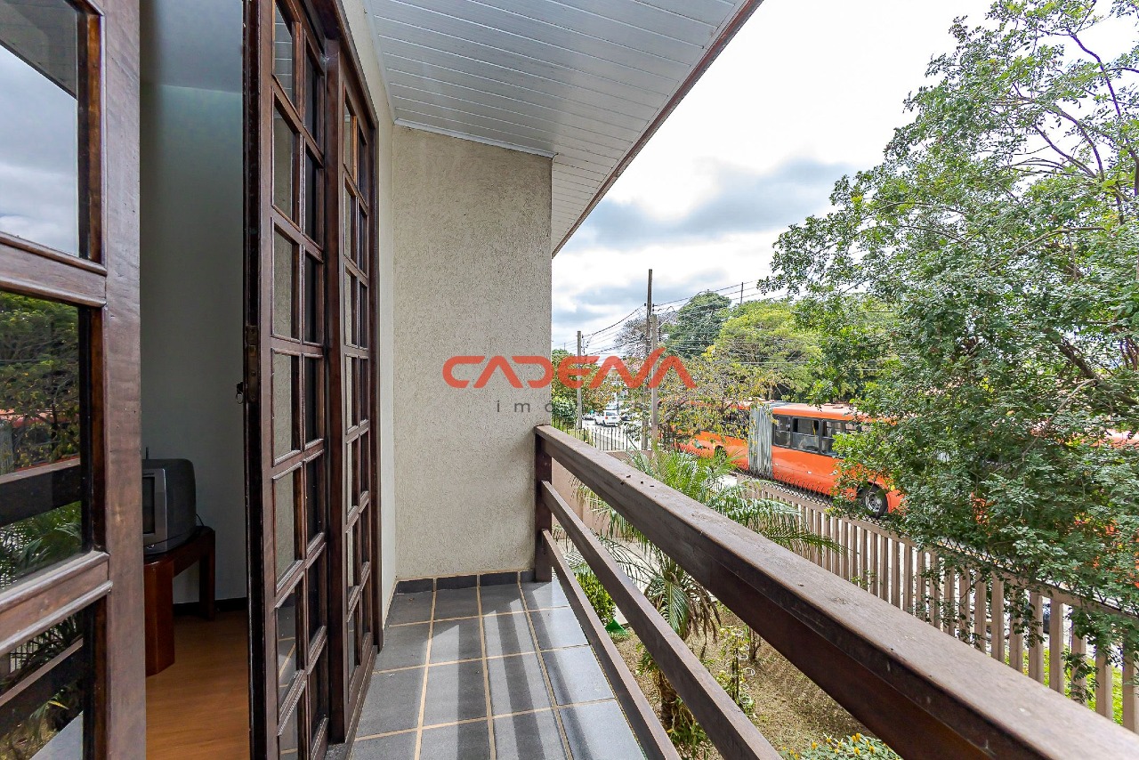 Casa à venda no Cajuru: 