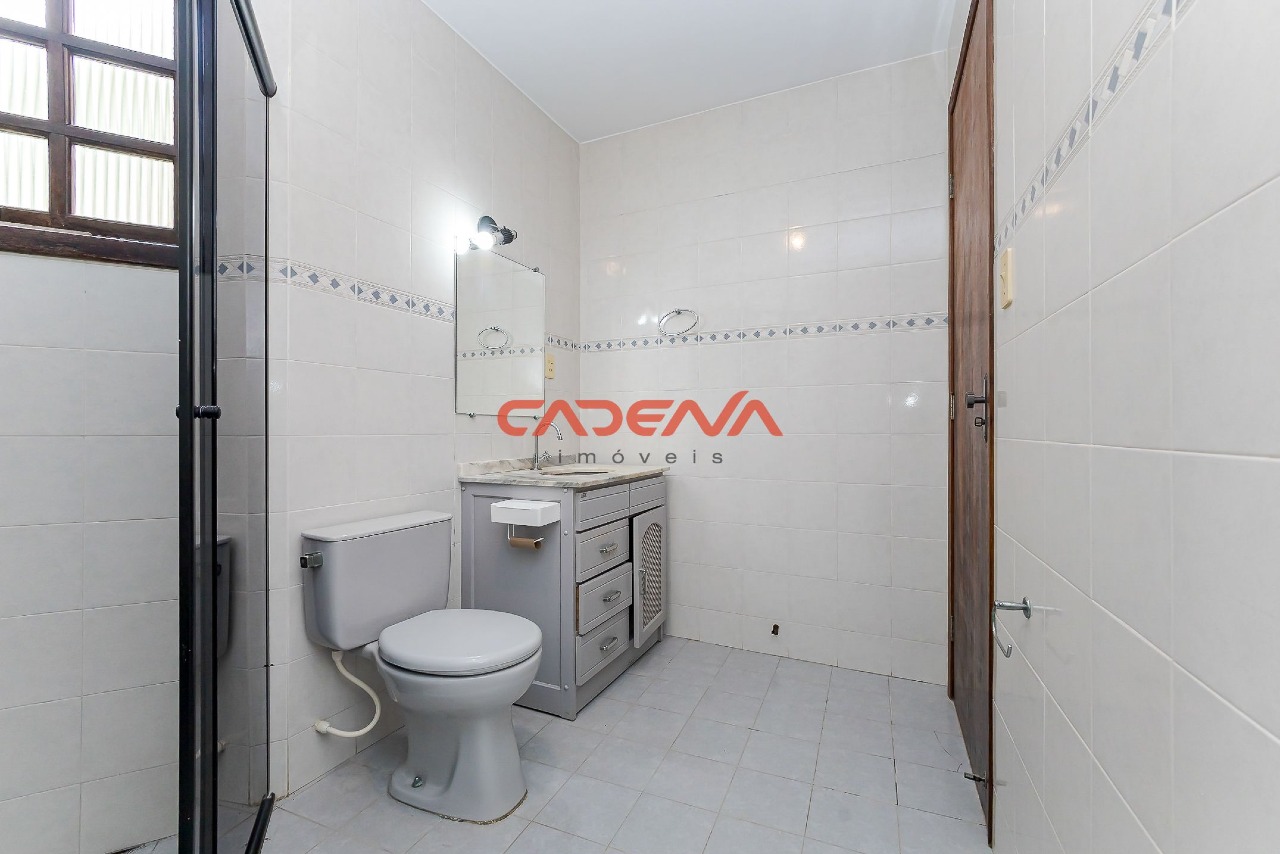 Casa à venda no Cajuru: 