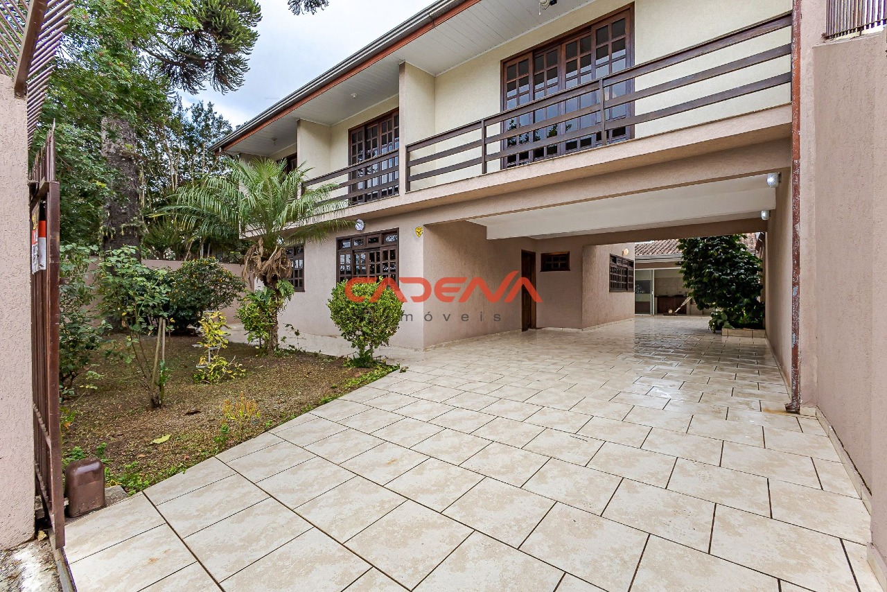 Casa à venda no Cajuru: 