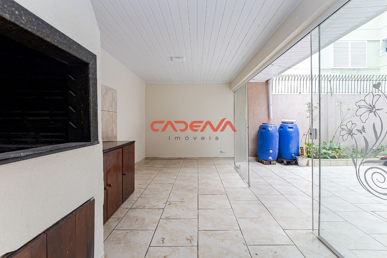 Casa à venda no Cajuru: 