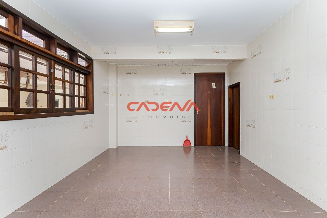 Casa à venda no Cajuru: 