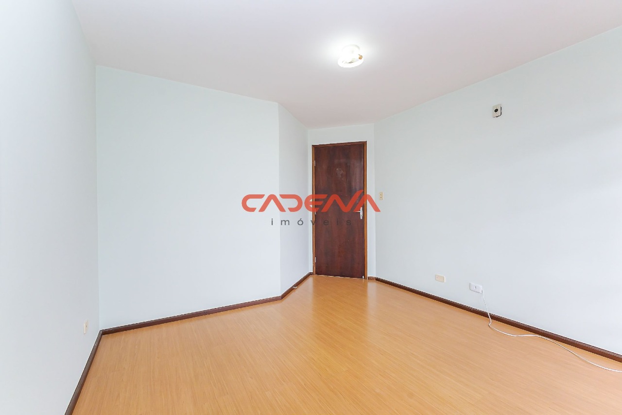 Casa à venda no Cajuru: 