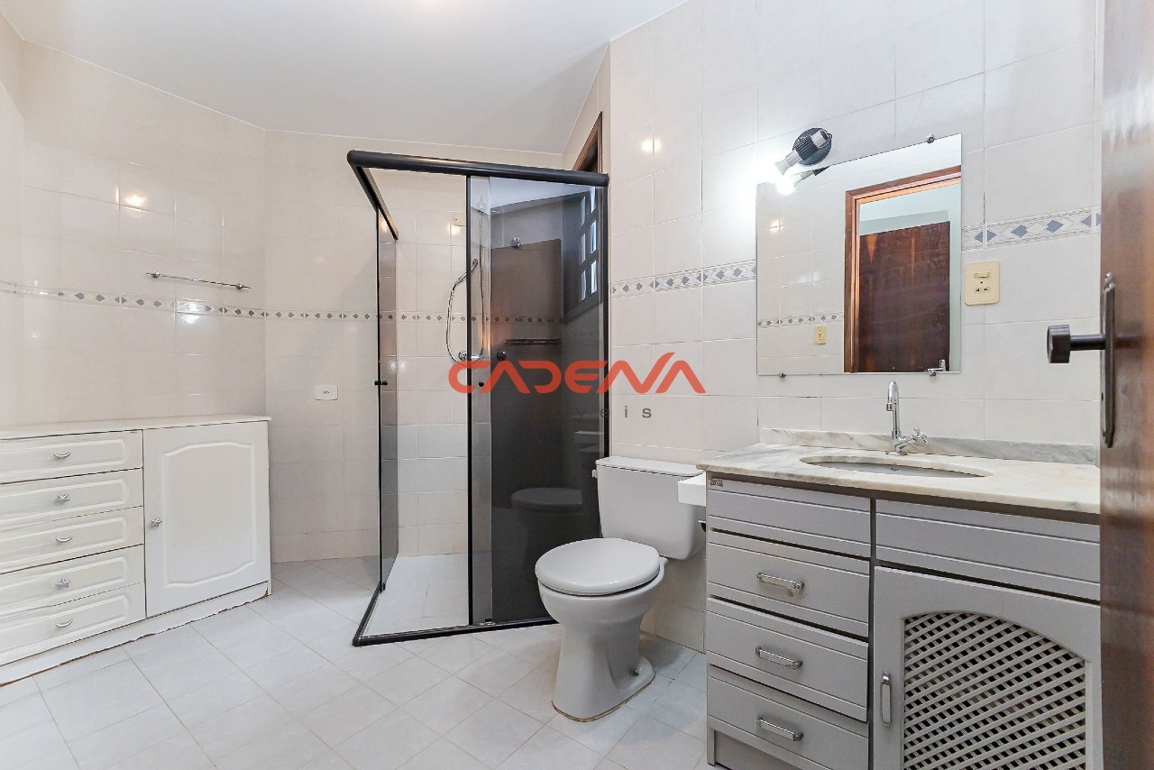 Casa à venda no Cajuru: 