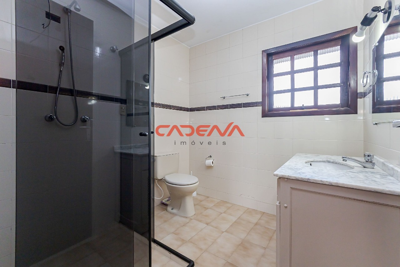 Casa à venda no Cajuru: 