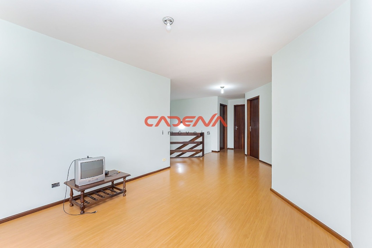 Casa à venda no Cajuru: 