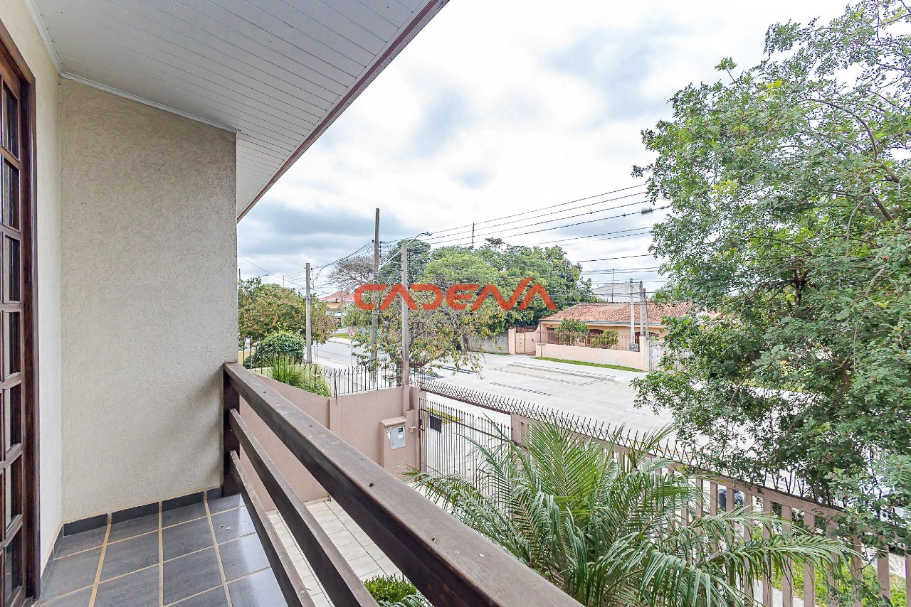 Casa à venda no Cajuru: 