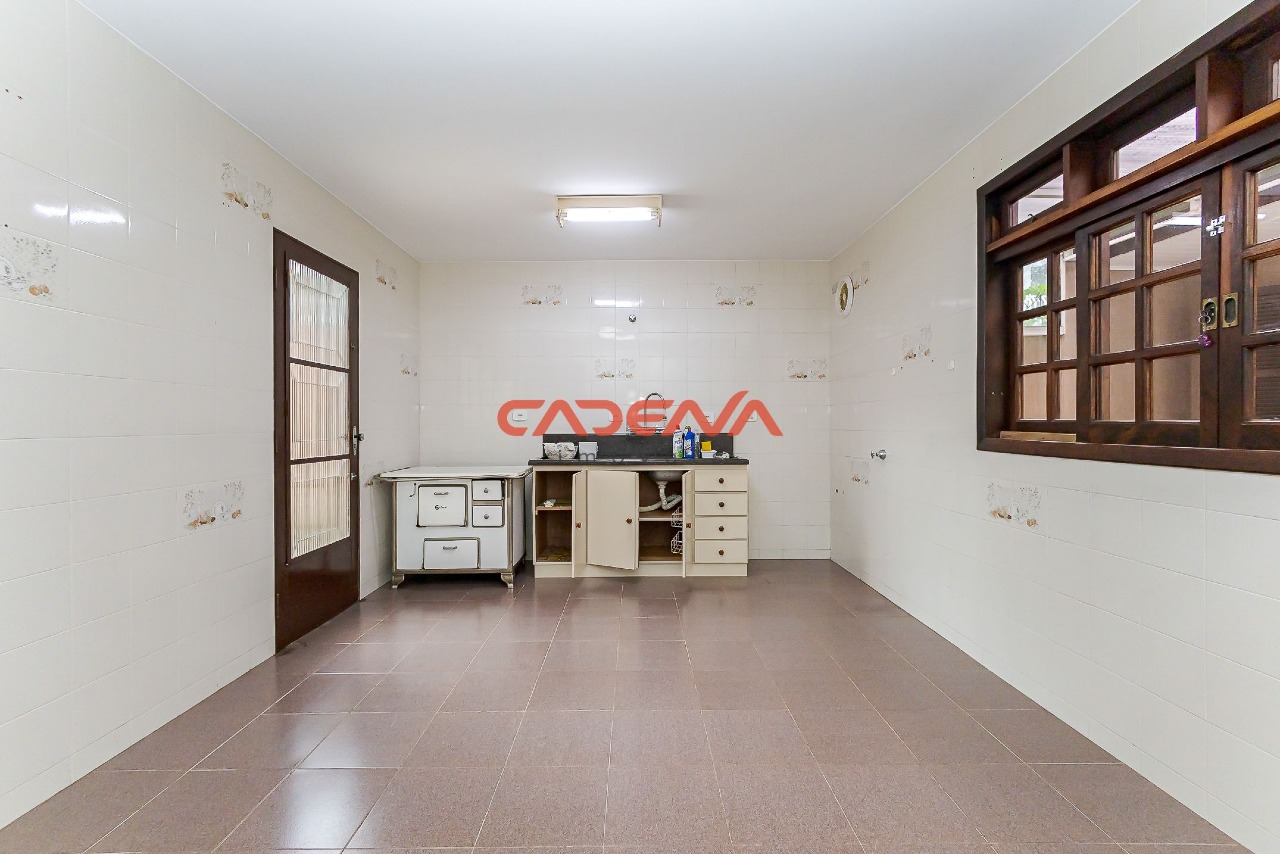 Casa à venda no Cajuru: 