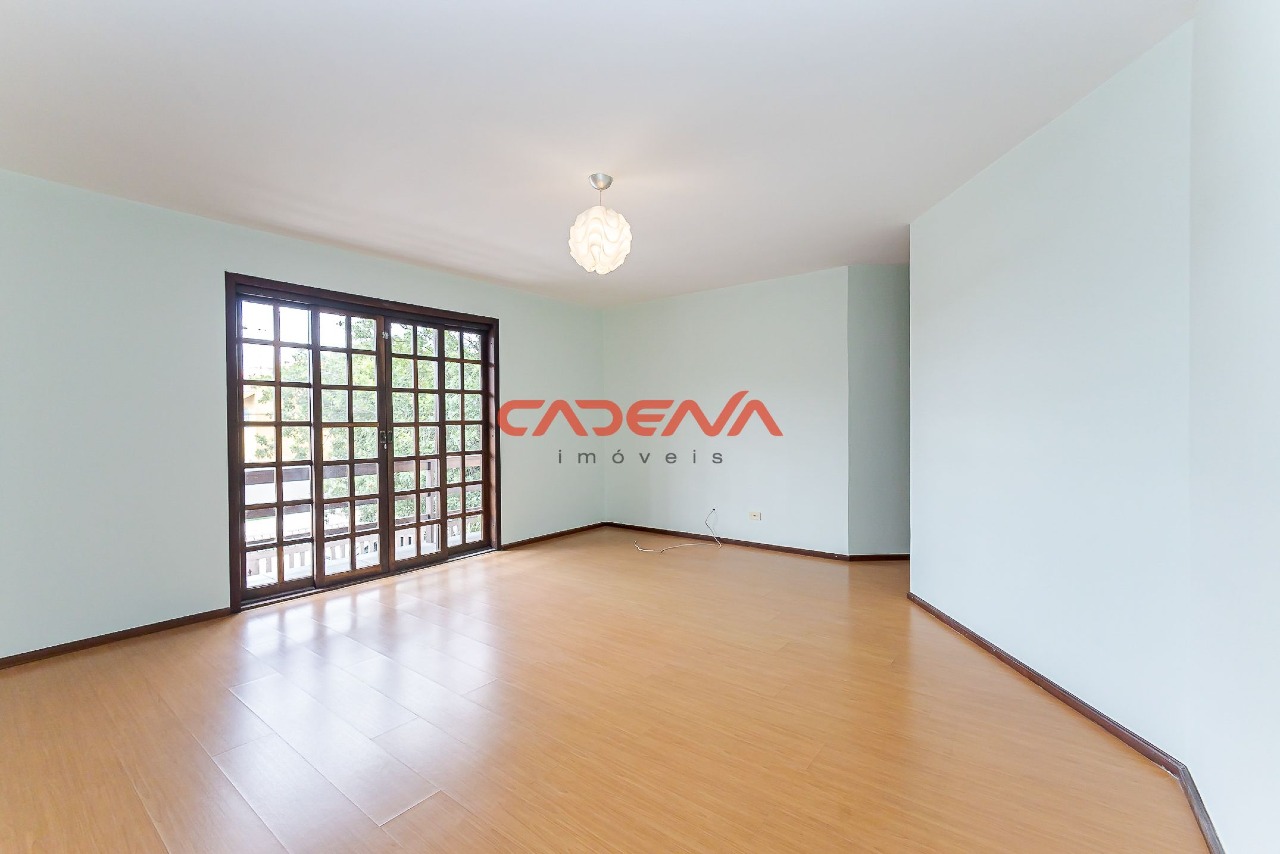 Casa à venda no Cajuru: 