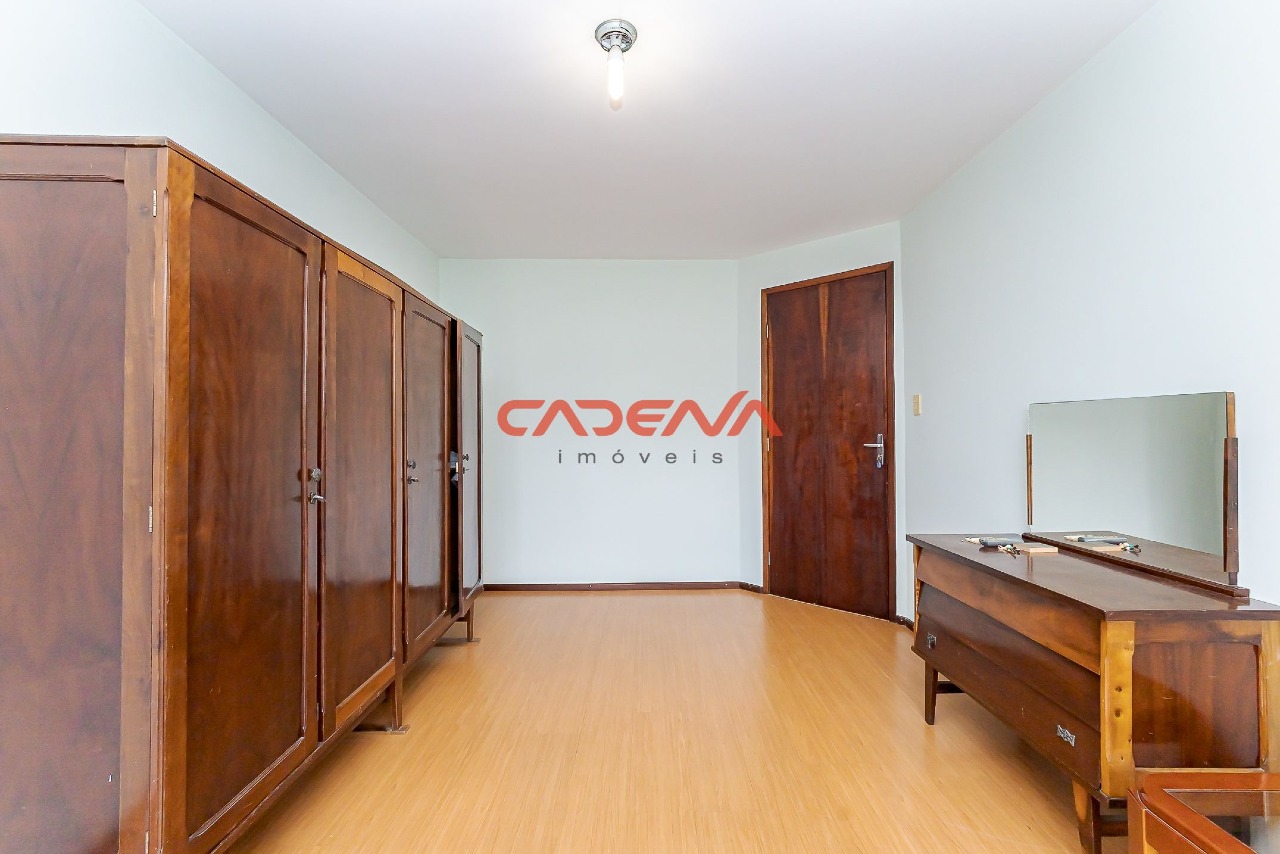 Casa à venda no Cajuru: 