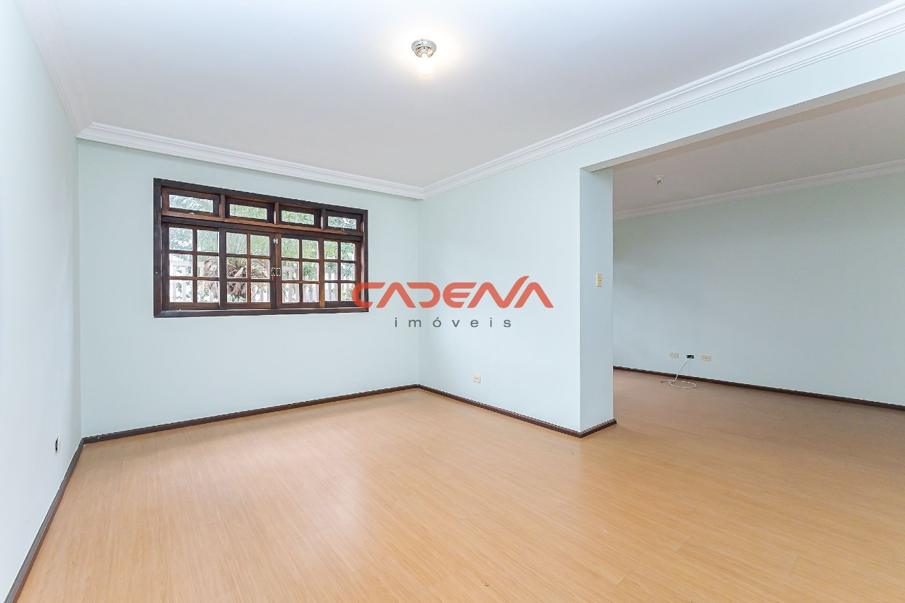 Casa à venda no Cajuru: 