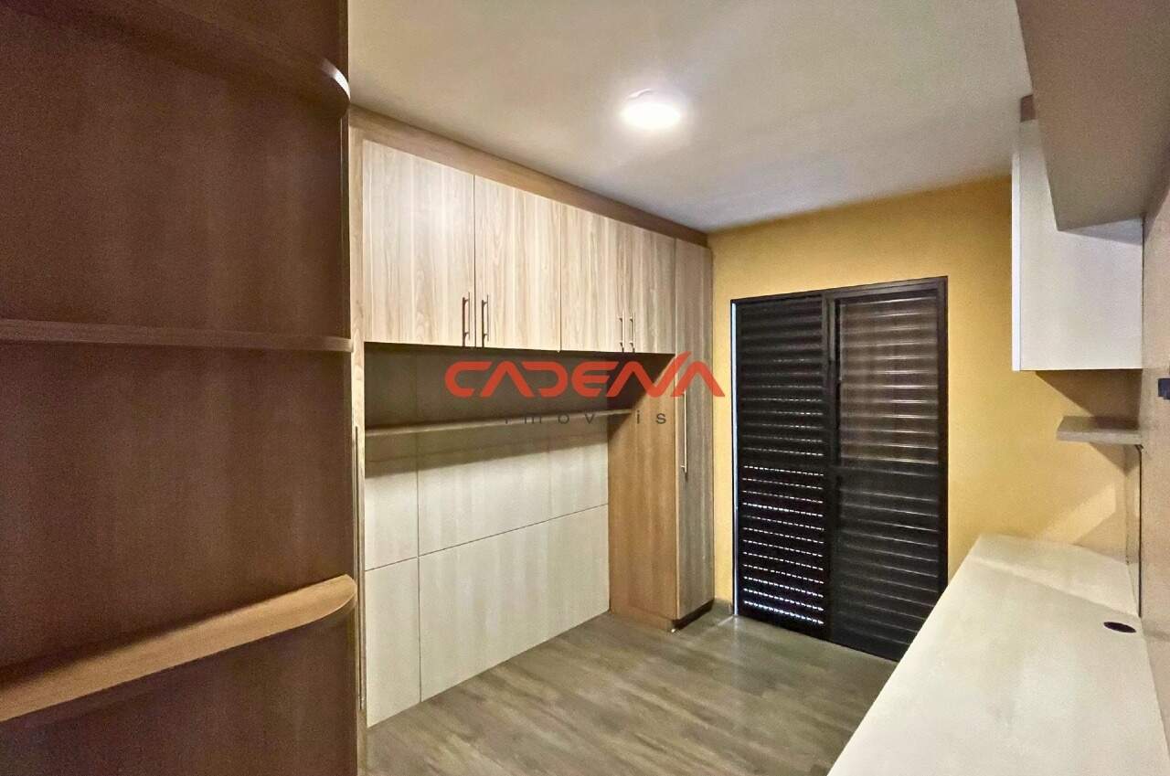 Sobrado à venda no Hauer: 